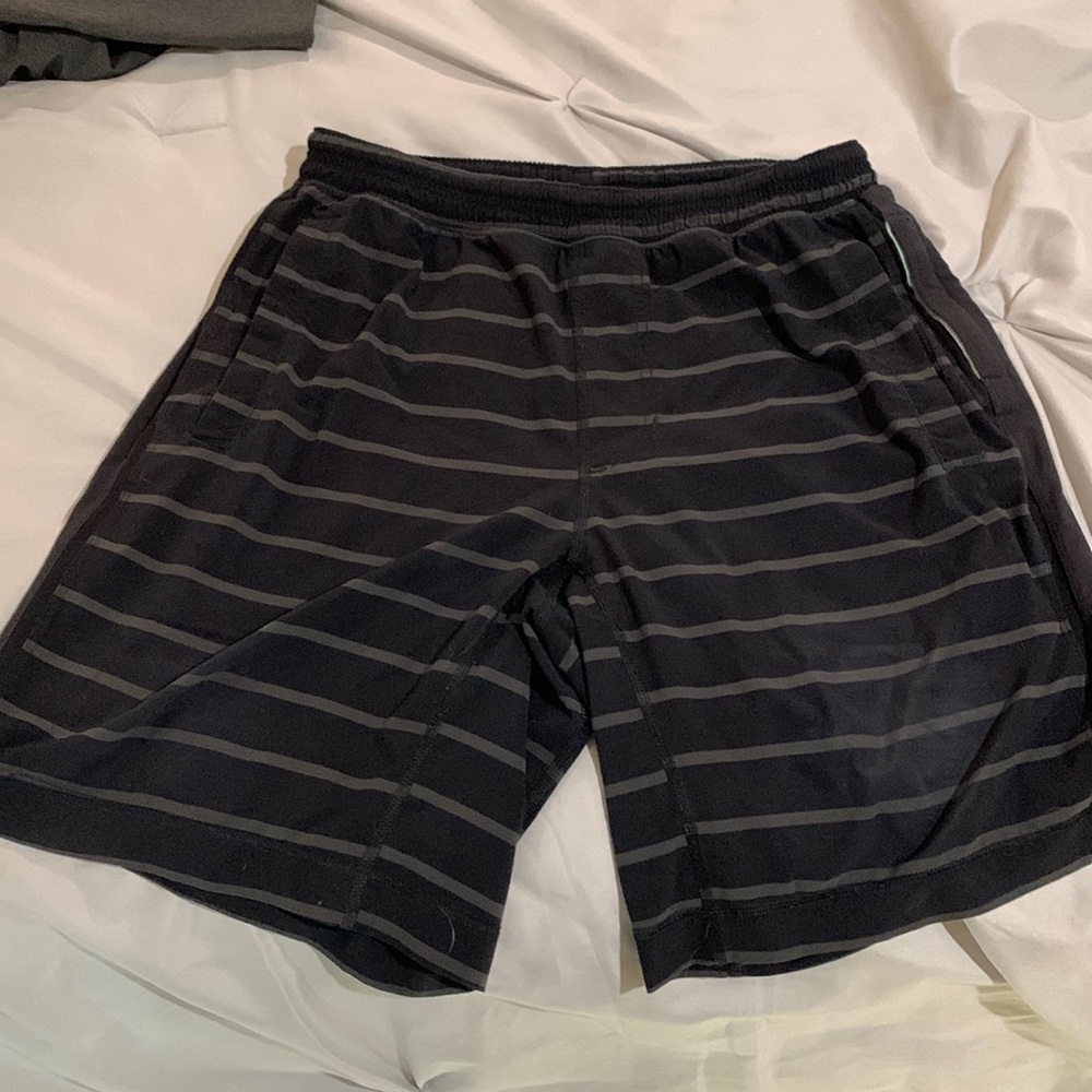 Lululemon 9” pacebreaker linerless shorts